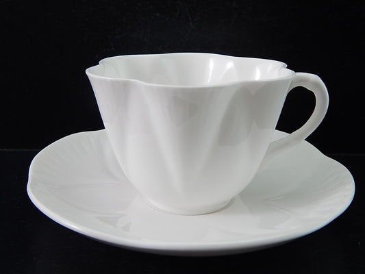 ANTICA PORCELLANA BIANCA TAZZA TE' FINE BONE CHINA SHELLEY MADE IN ENGLAND