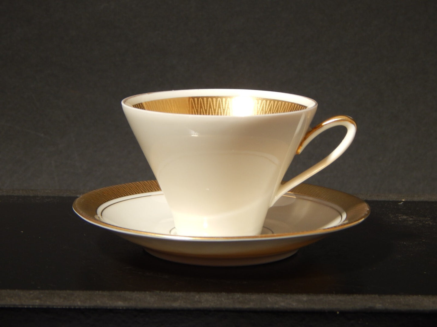 ANTICA ART DECO TAZZINA CAFFE' PORCELLANA COLOR CREMA ORO VOHENSTRAUSS BAVARIA