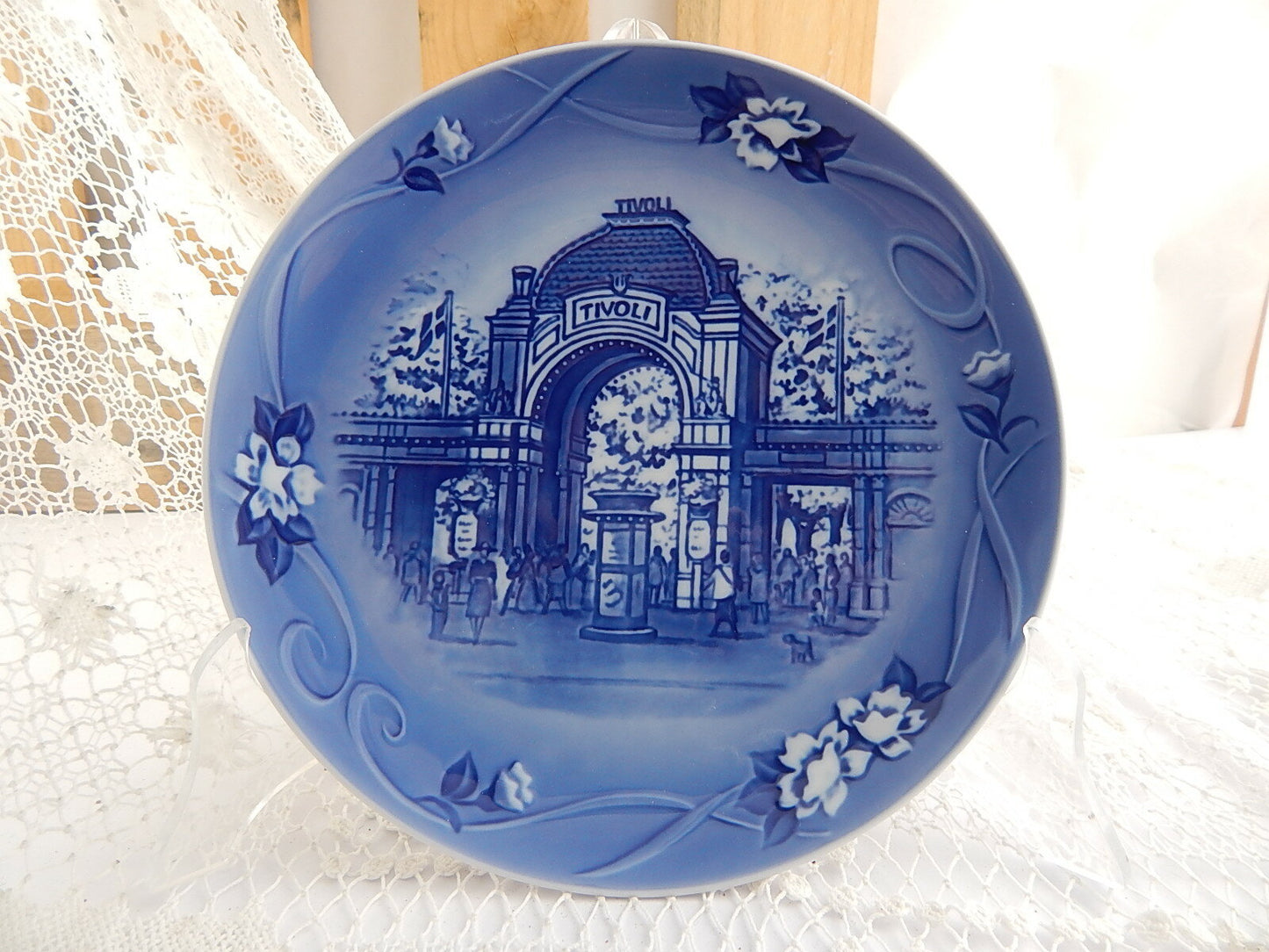 ROYAL COPENHAGEN BING&GRONDAHL TIVOLI PIATTO 2002 PORCELLANA NEW COLLECTIBLES