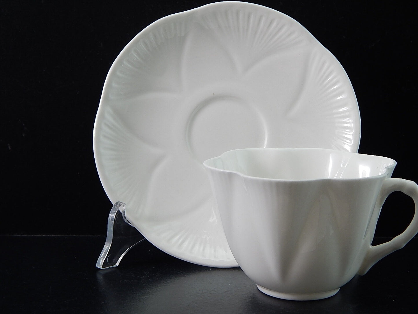 ANTICA PORCELLANA BIANCA TAZZA TE' FINE BONE CHINA SHELLEY MADE IN ENGLAND #