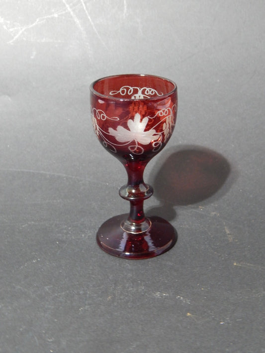 ANTICO BICCHIERE PICCOLO CALICE CRISTALLO BOEMIA ROSSO RUBINO INCISO ALL'ACIDO