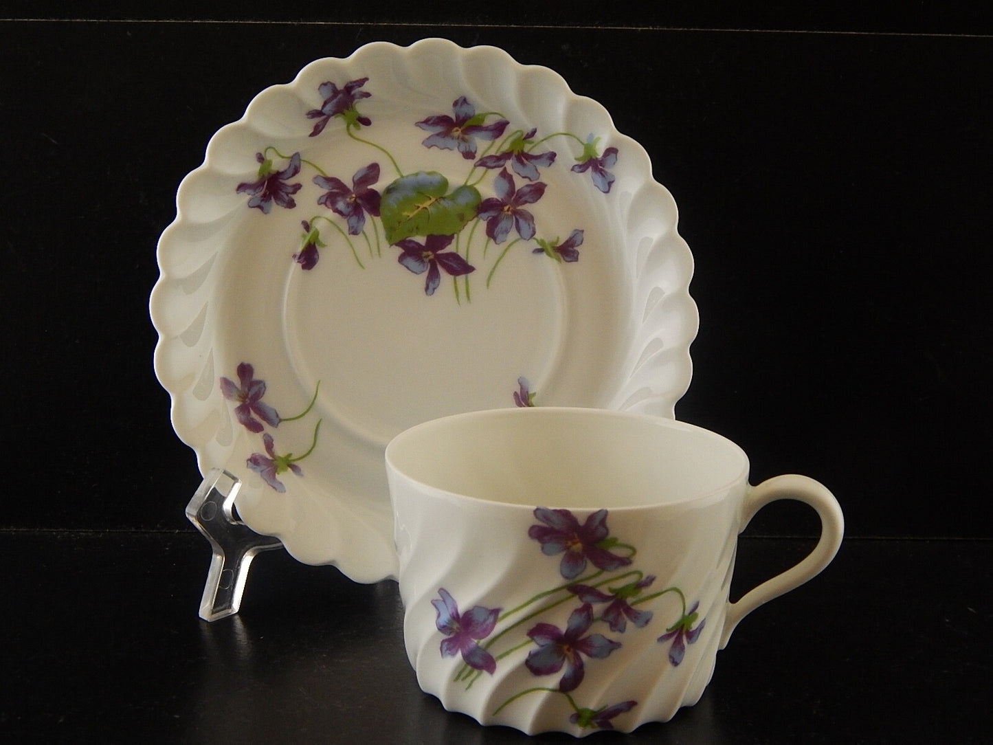 VINTAGE 1960 ELEGANTE TAZZA DA TE' LIMOGES HAVILAND PORCELLANA BIANCA VIOLETTE