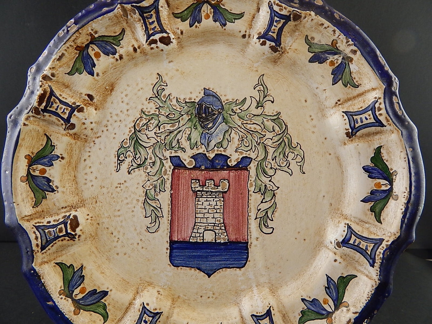 VINTAGE CERAMICA ARTISTICA LA EUGUBINA PIATTO PARETE GUBBIO STEMMA ARALDICO