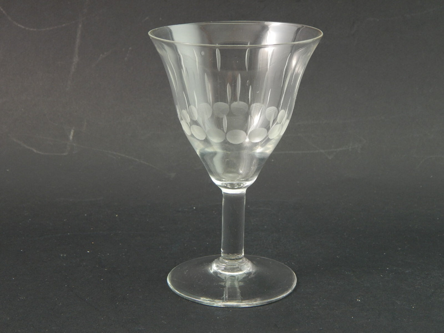 ANTICO ELEGANTE RARO ART DECO SERVIZIO 18 CALICI CRISTALLO MOLATO E INCISO