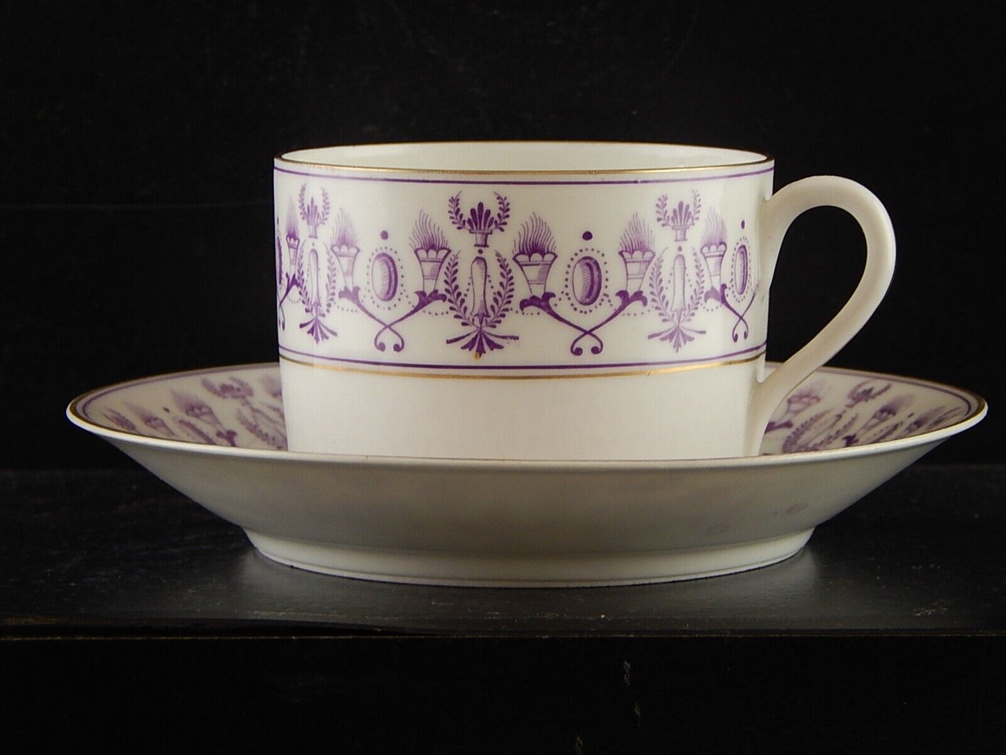 ANTICA PREZIOSA TAZZA TE' STILE IMPERO IN PORCELLANA BIANCA DECORATA VIOLA E ORO