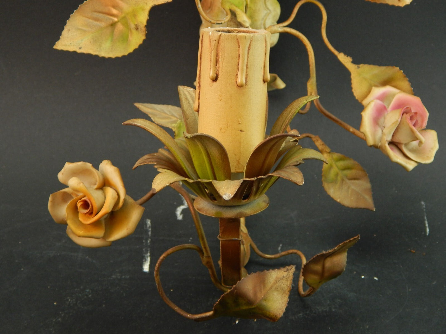 APPLIQUE 1 FUOCO ANTICA LIBERTY FERRO BATTUTO E ROSE CERAMICA POLICROME #1731