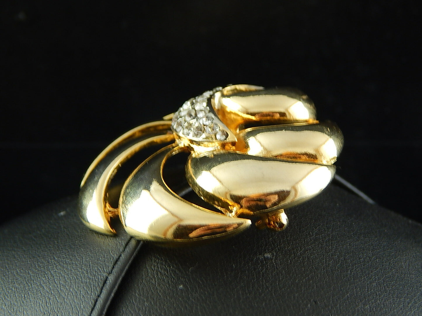 VINTAGE BIJOUX SPILLA CON PREZIOSA DORATURA E CRISTALLI BROOCH