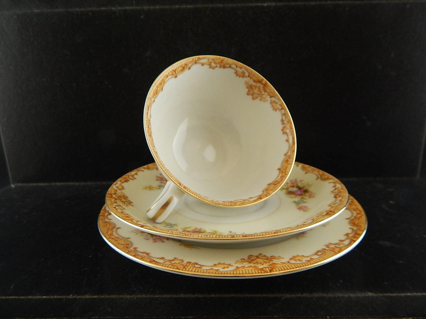 VINTAGE PREZIOSO TRIO PORCELLANA TAZZA TÈ SVOTO CHINA JAPAN