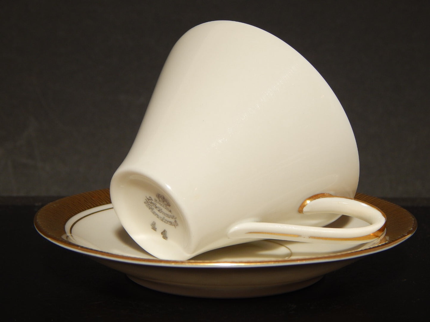 ANTICA ART DECO TAZZINA CAFFE' PORCELLANA COLOR CREMA ORO VOHENSTRAUSS BAVARIA