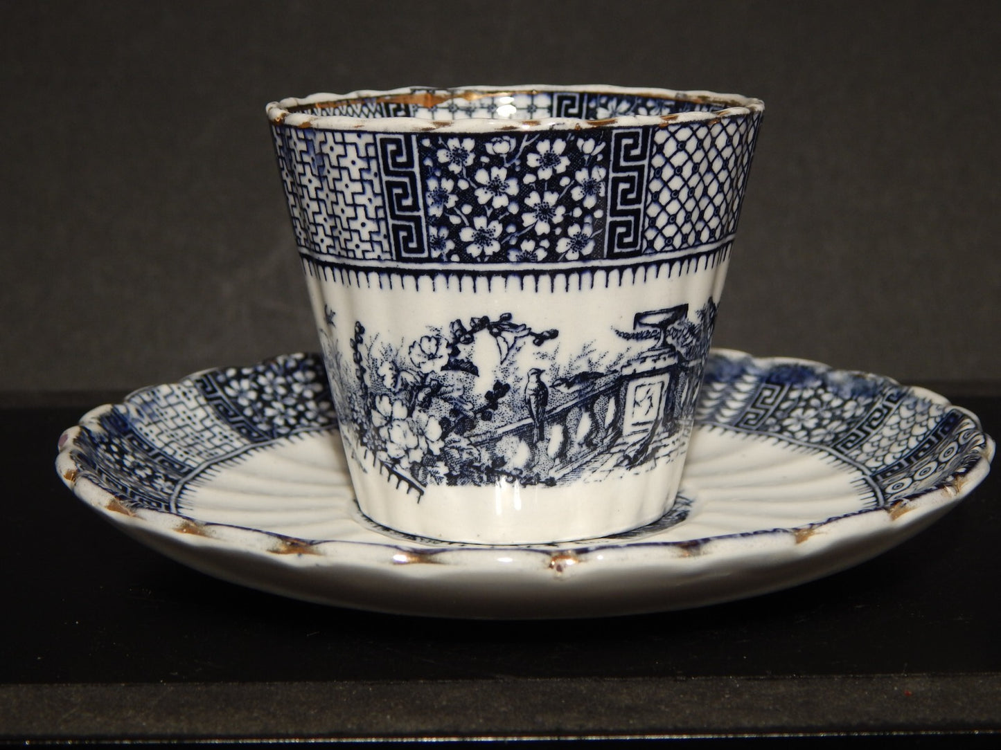 ANTIQUARIATO TAZZA CERAMICA MAIOLICA LUNEVILLE STAMPATA A MANO