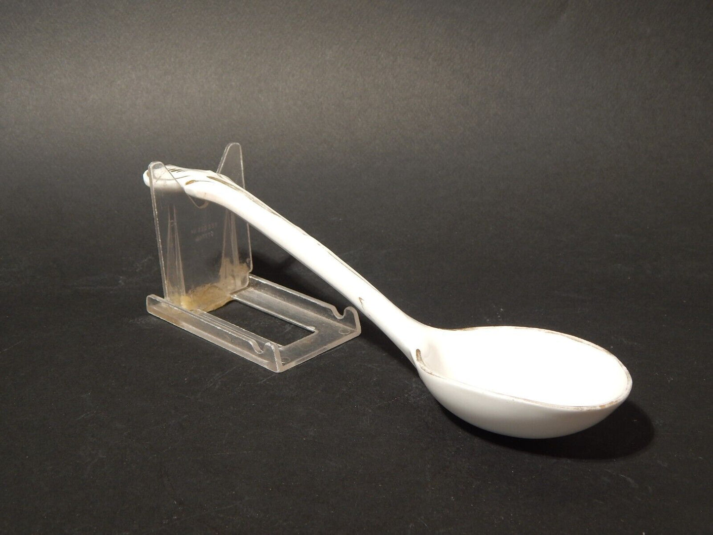 ANTICO RARO CUCCHIAIO DA SALSIERA IN PORCELLANA BIANCA CON DECORO IN ORO