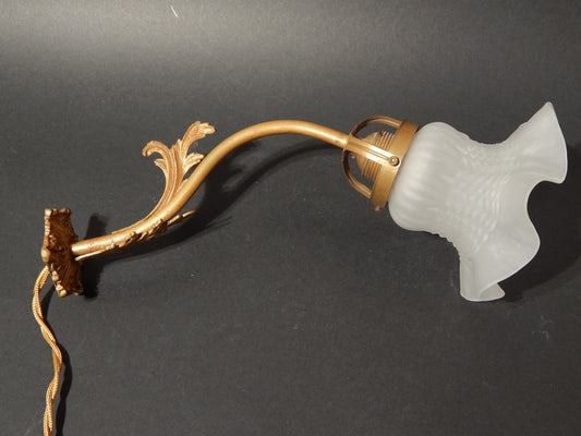 ANTICA LIBERTY APPLIQUE LAMPADA PARETE OTTONE TULIP IN VETRO SATINATO B1055