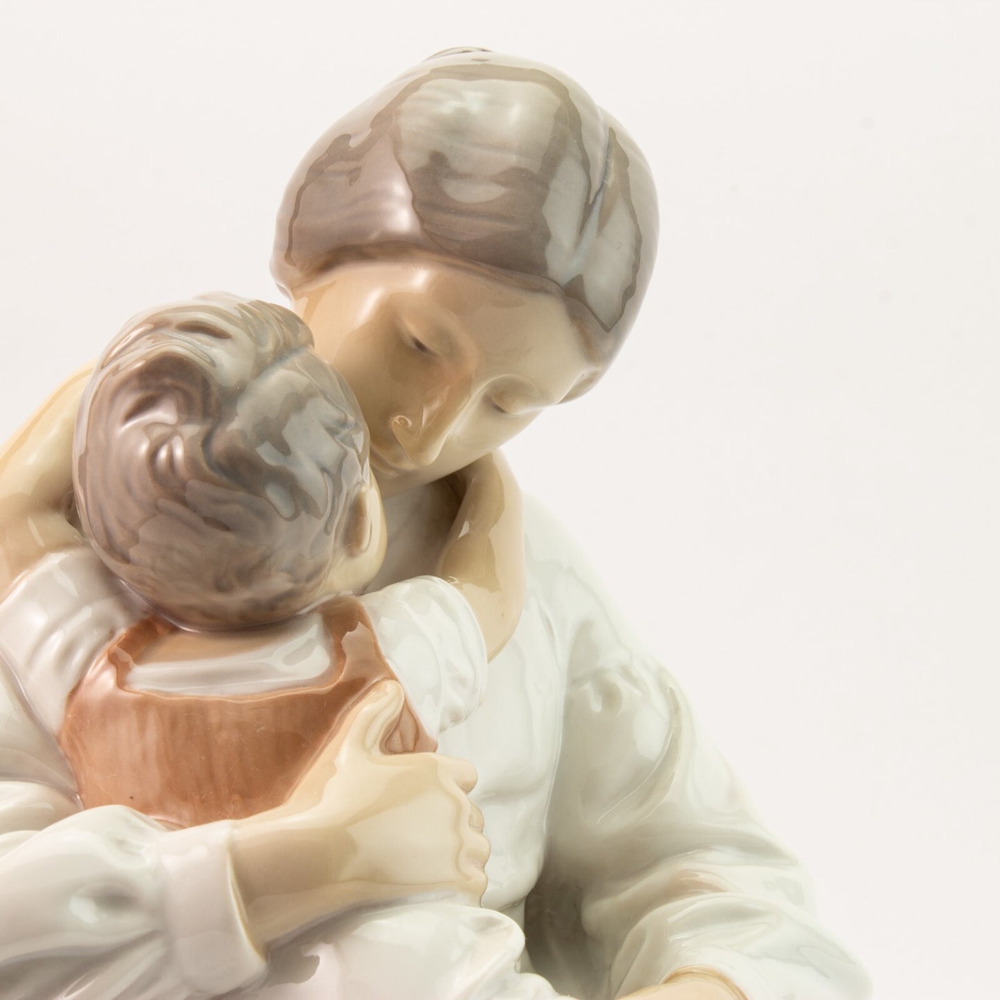 STATUINA GRANDE PORCELLANA ROYAL COPENHAGEN BING&GRONDAHL "Amore di Mamma" 1552