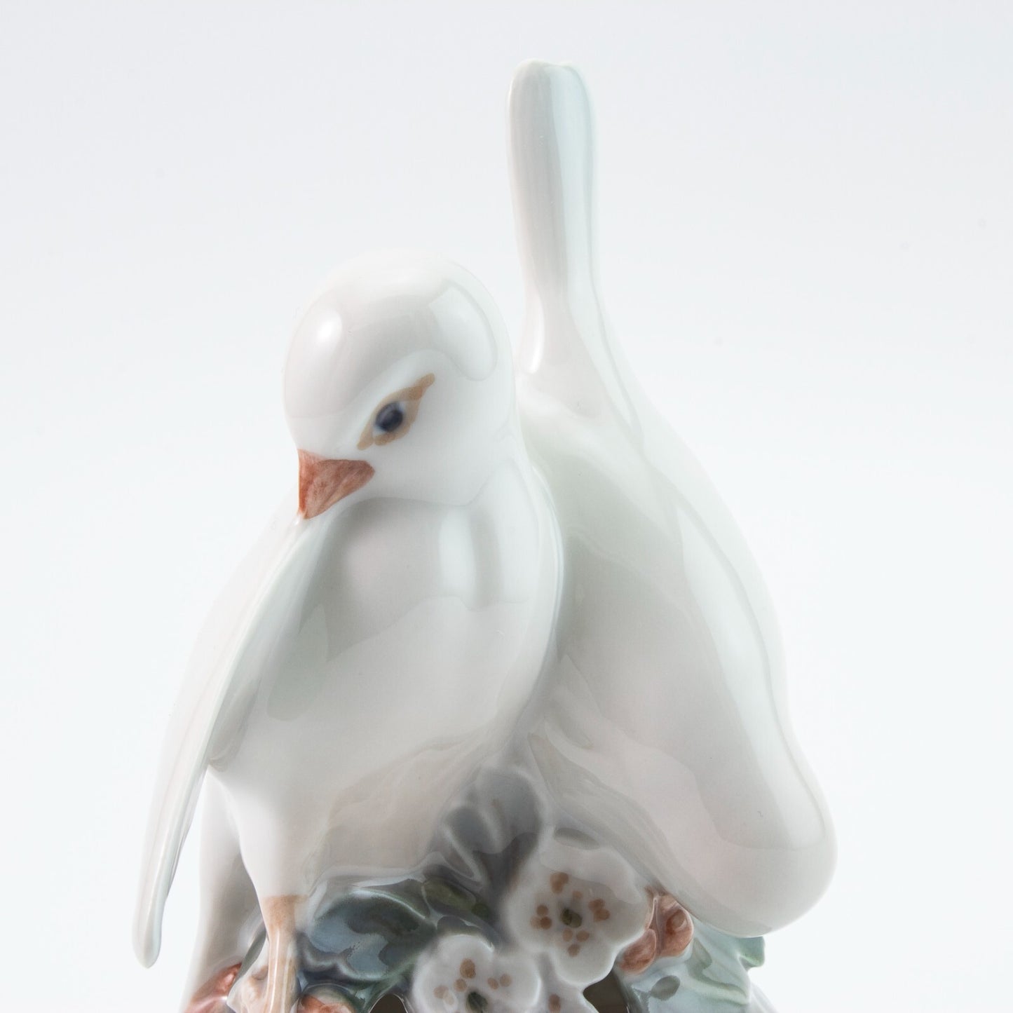 STATUINA PORCELLANA ROYAL COPENHAGEN "Piccioncini" COD 402 CM 13x10x7