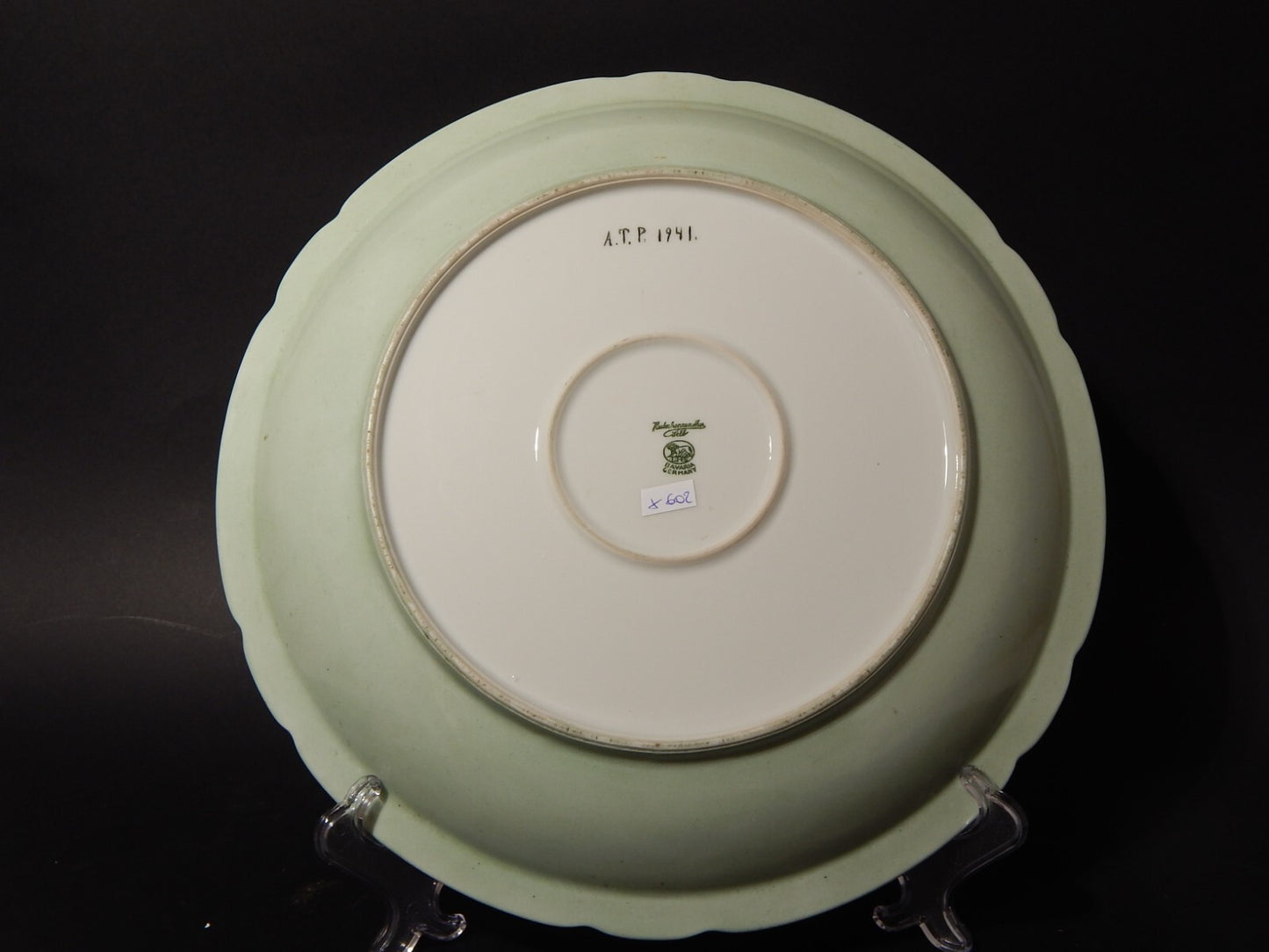 ANTICO CENTROTAVOLA VASSOIO PORCELLANA HUTSCHENREUTHER BAVARIA DIPINTO NEL 1941