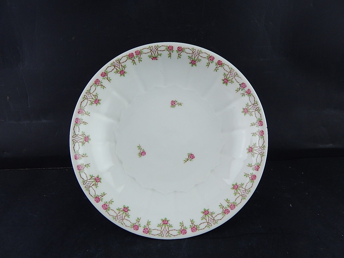 ANTICA ALZATA O FRUTTIERA PORCELLANA GINORI DOCCIA ETA' LIBERTY DIFETTO