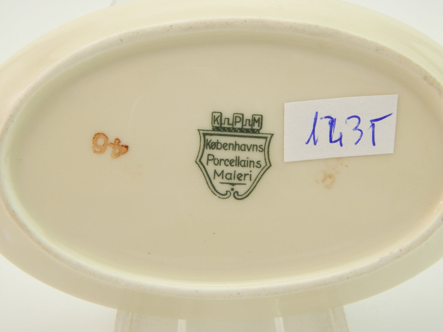 ANTICO PIATTINO OVALE KPM COPENHAGEN PORCELLANA BOUQUET DI FIORI E ORO DEL 1924