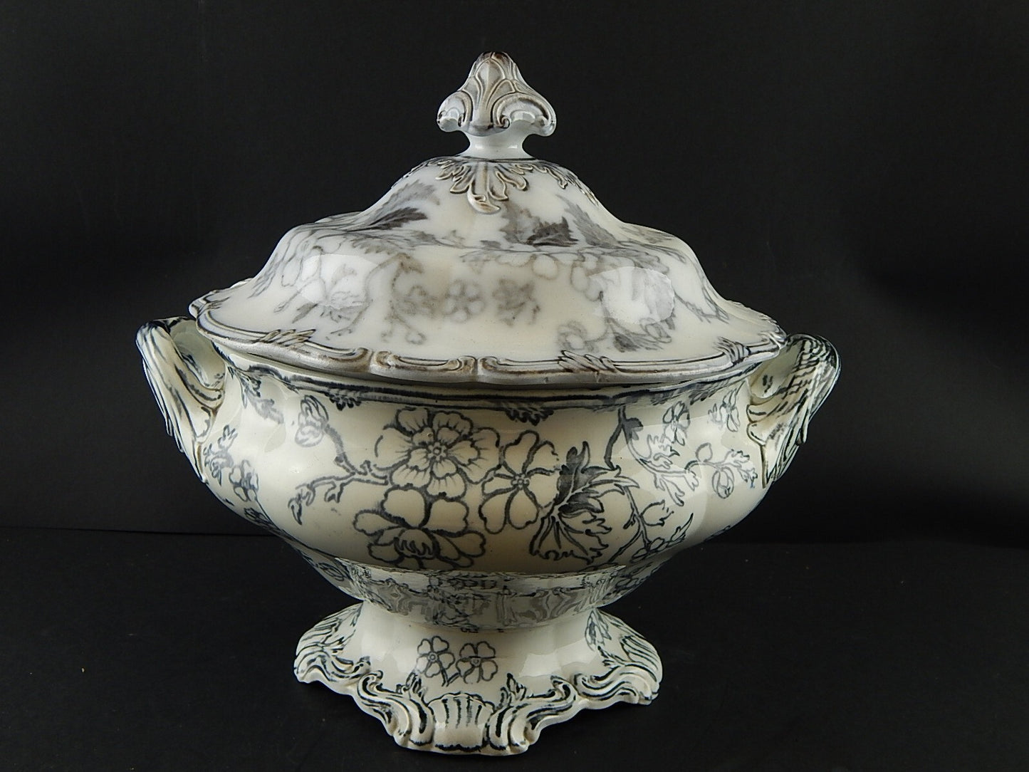 ANTICA RARA ZUPPIERA CENTROTAVOLA PORCELLANA VITTORIANA META' 800 DECORO A MANO