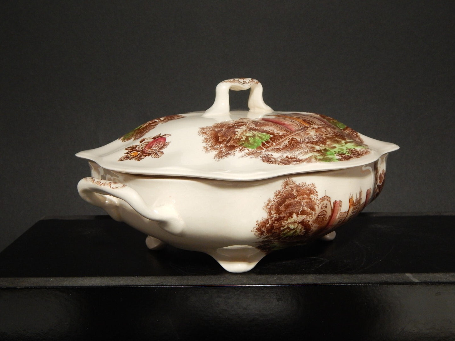 ANTICA LEGUMIERA ZUPPIERA PORCELLANA JOHNSON BROS ROYAL HOMES OF BRITAIN HAMPTON