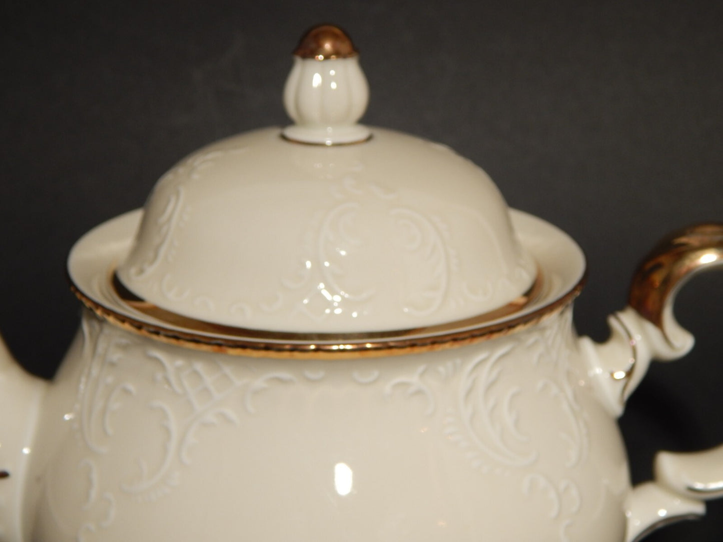 PREZIOSA TEIERA IN PORCELLANA ZEH SCHERZER BAVARIA STILE ROCAILLE