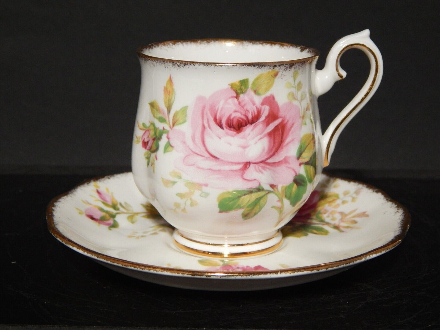 PREZIOSA PORCELLANA ROYAL ALBERT VINTAGE TAZZA DISEGNO AMERICAN BEAUTY DEMITASSE