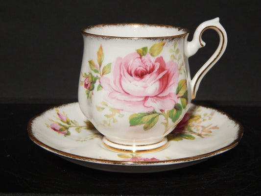 PREZIOSA PORCELLANA ROYAL ALBERT VINTAGE TAZZA DISEGNO AMERICAN BEAUTY DEMITASSE