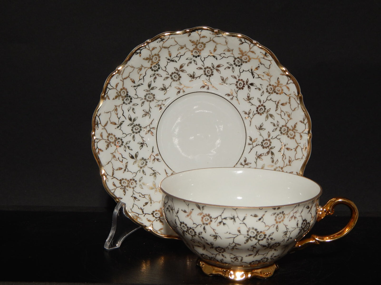 ANTICA TAZZA COLAZIONE PORCELLANA BIANCA E ORO BAVARIA SELTMANN THERESIA difetto