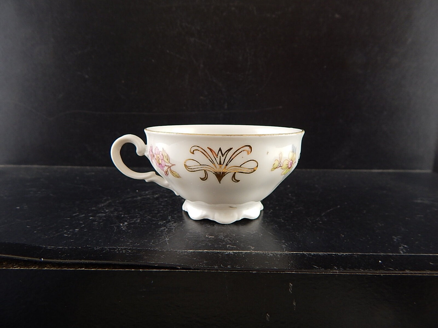 ANTICA TAZZINA CAFFE' PORCELLANA BIANCA FIORI E ORO BAVARIA SELTMANN THERESIA #