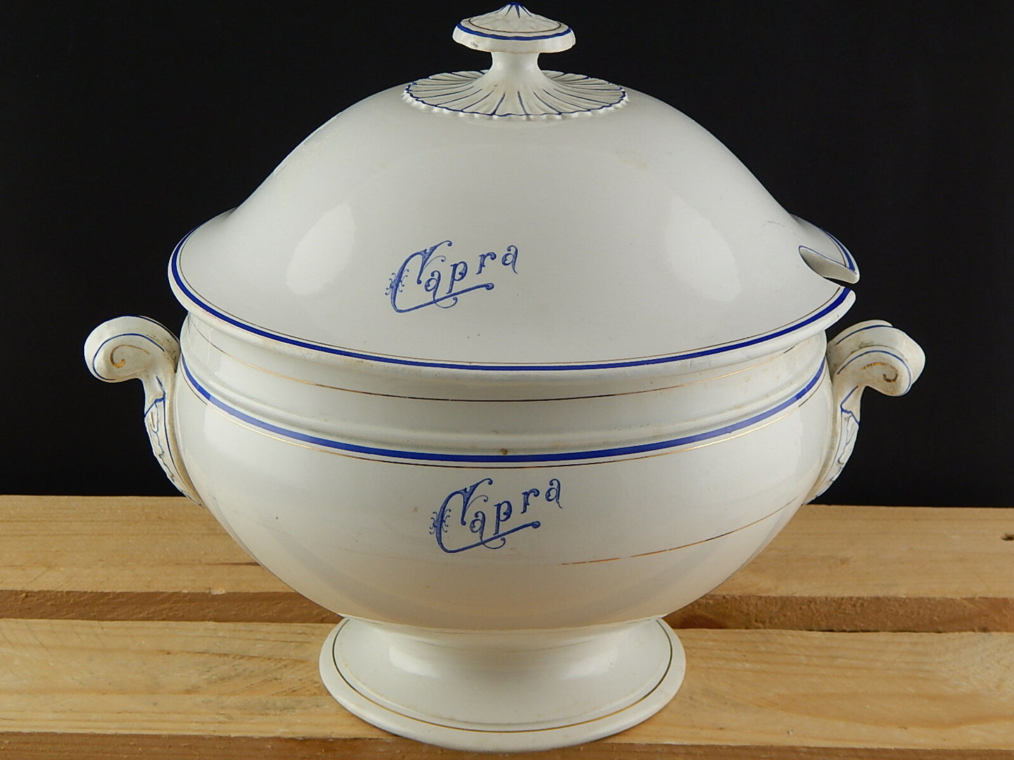 ANTICA ZUPPIERA CERAMICA RICHARD MILANO FINE 800 BIANCO BLU PERSONALIZZATA CAPRA