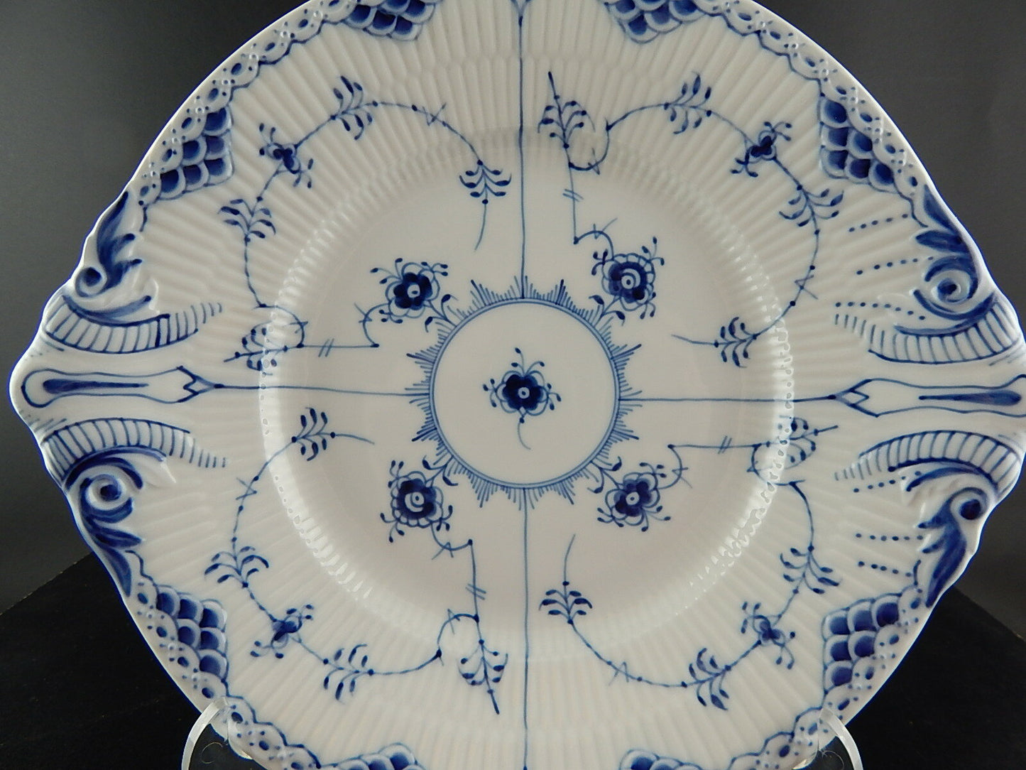 ROYAL COPENHAGEN PORCELLANA BLUE FLUTED HALF LACE PREZIOSO PIATTO PORTATA 422