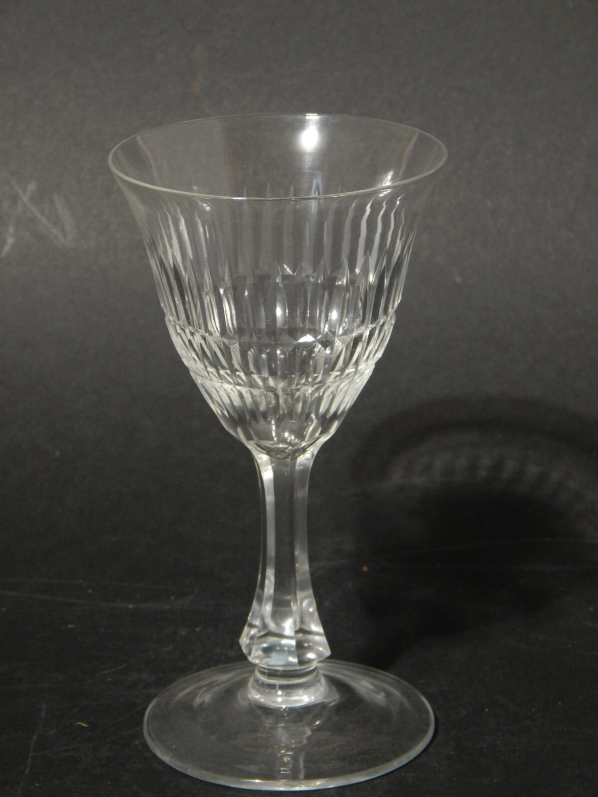 ANTICO ART DECO ELEGANTE SERVIZIO 18 BICCHIERI CALICI VETRO MOLATO