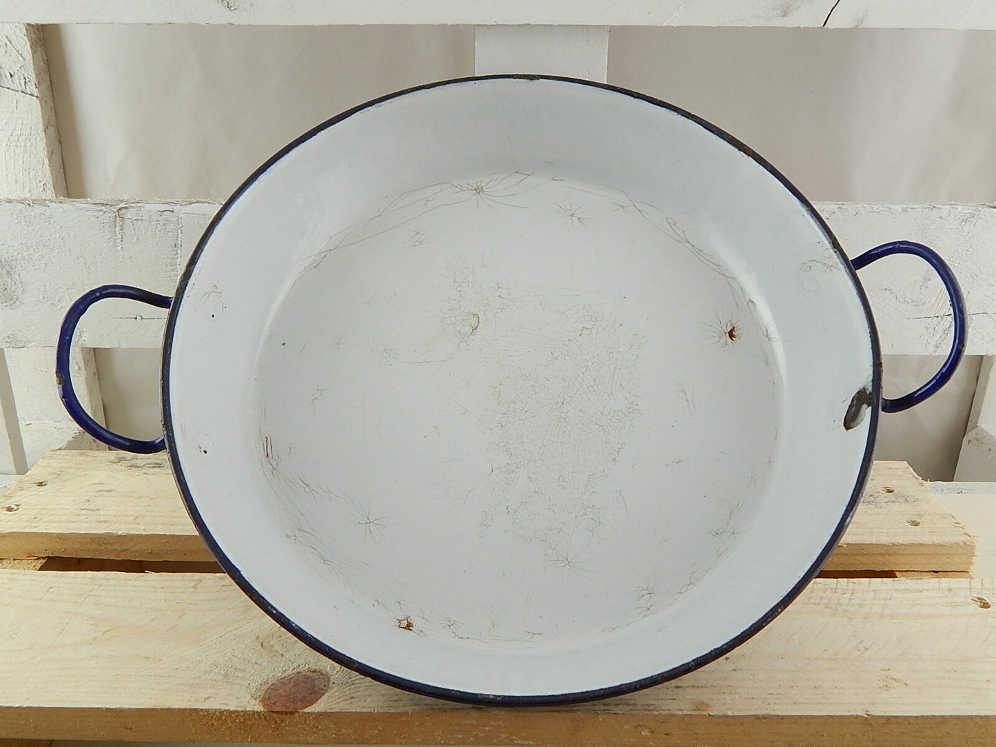 ANTICA PADELLA CON COPERCHIO LATTA METALLO SMALTATA BIANCA E BLU 2 LEONI BASSANO