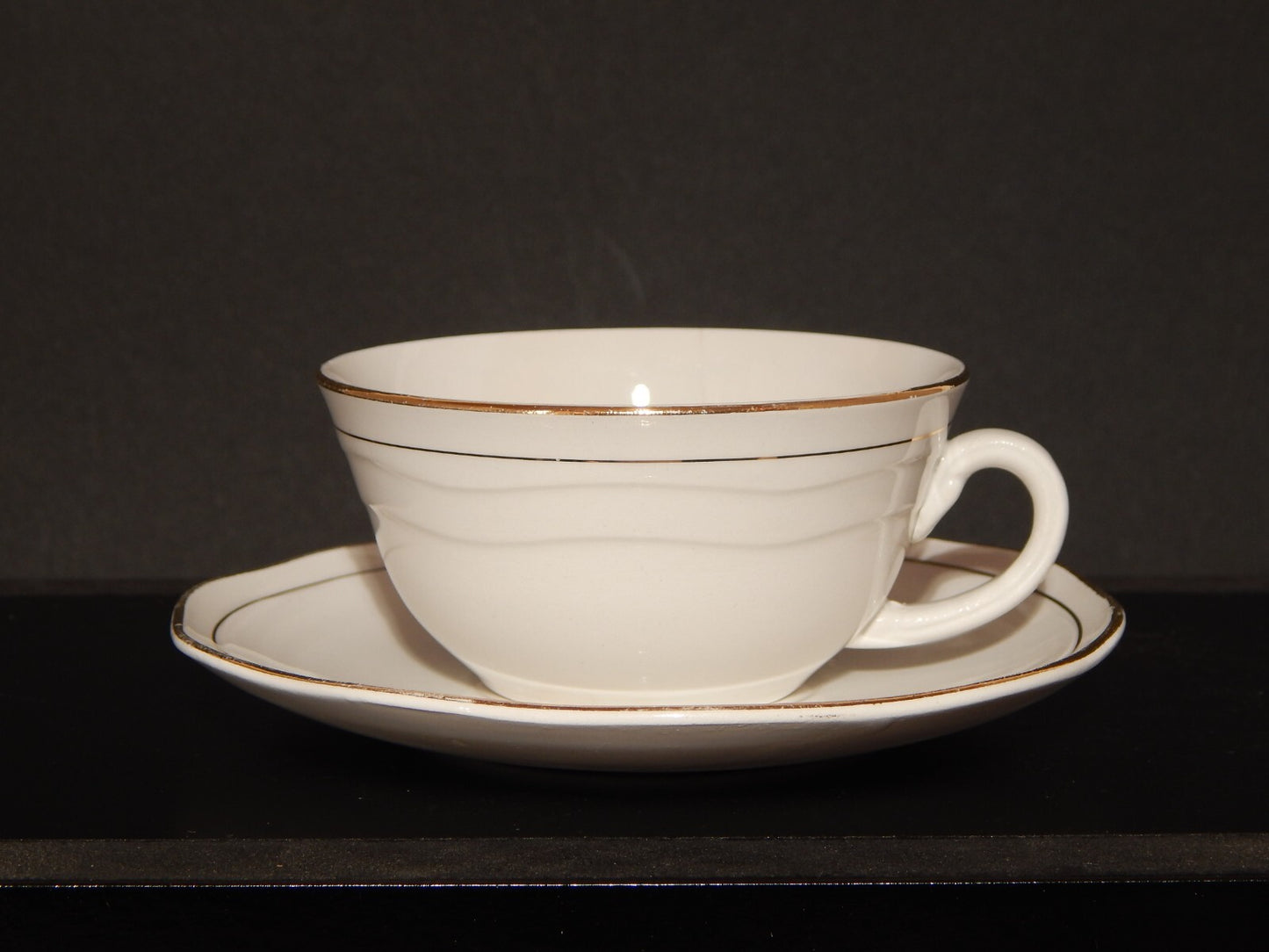 MODERNARIATO TAZZA TE' SOCIETA' CERAMICA ITALIANA LAVENO BIANCA PROFILI ORO