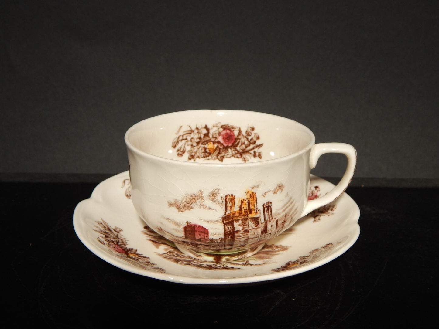 ANTICA TAZZA TE' PORCELLANA JOHNSON BROS ROYAL HOMES OF BRITAIN CAERNARVON #