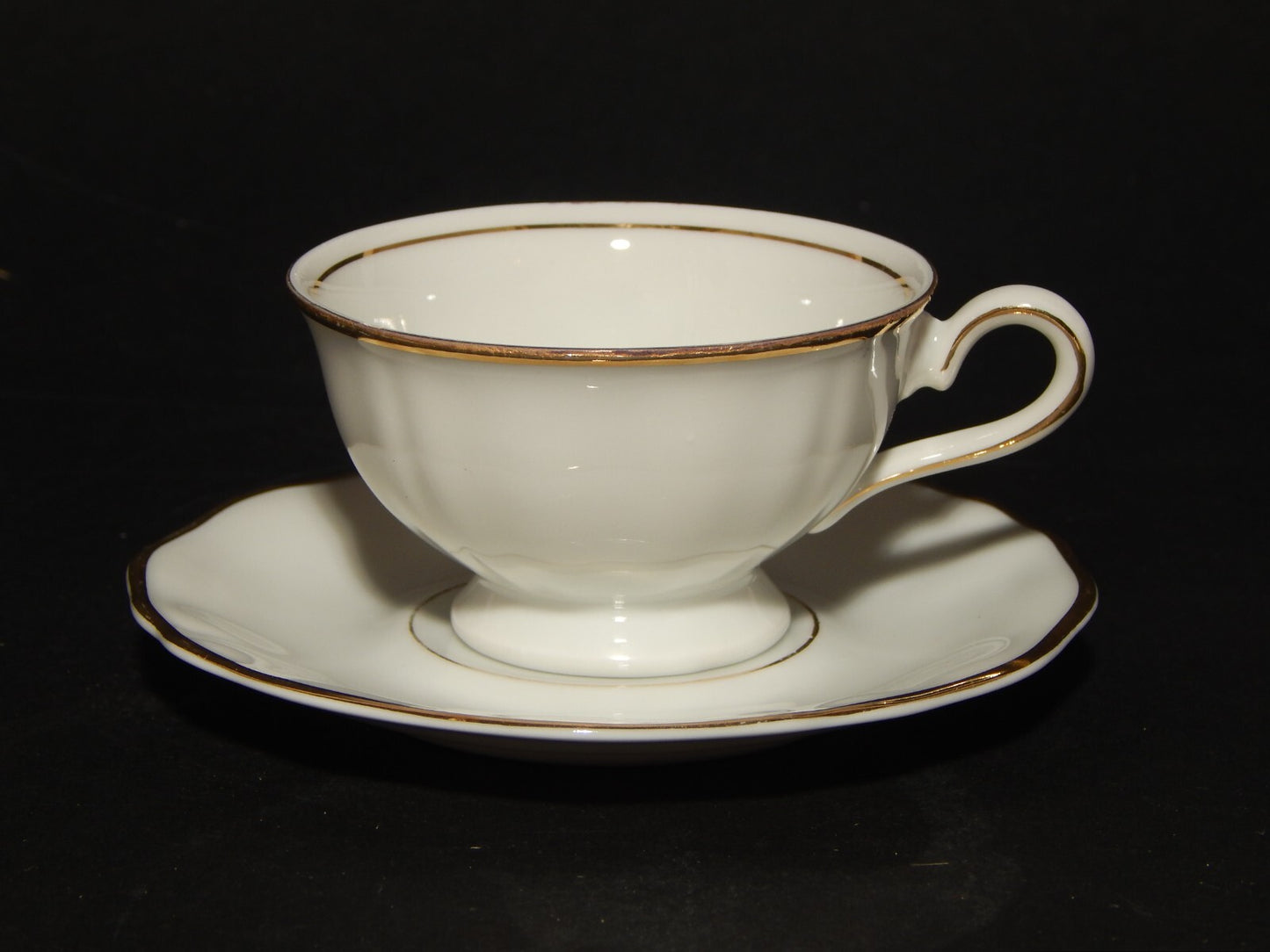 ANTICO SERVIZIO 6 TAZZINE CAFFE' PORCELLANA BIANCA E ORO BAVARIA OSCAR SCHALLER