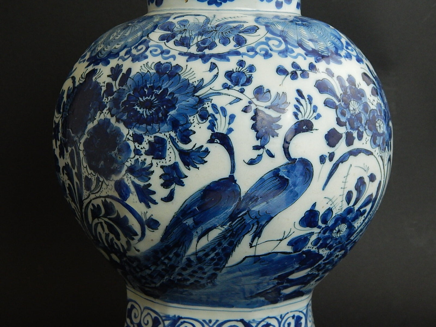 ANTICO PREZIOSO GRANDE VASO OTTAGONALE CERAMICA DELFT FINE XVII SECOLO I PAVONI