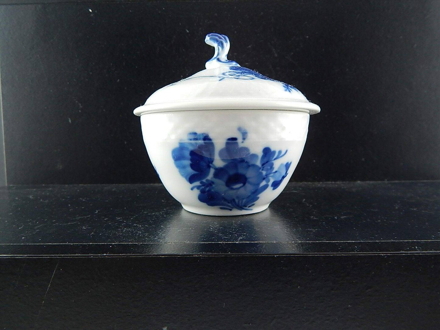 ROYAL COPENHAGEN PORCELLANA ZUCCHERIERA BLUE FLOWER SUGAR POT