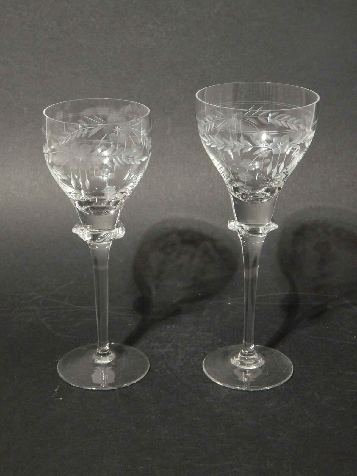 VINTAGE ELEGANTE SERVIZIO 16 BICCHIERI CALICI CRISTALLO DI BOEMIA INCISI