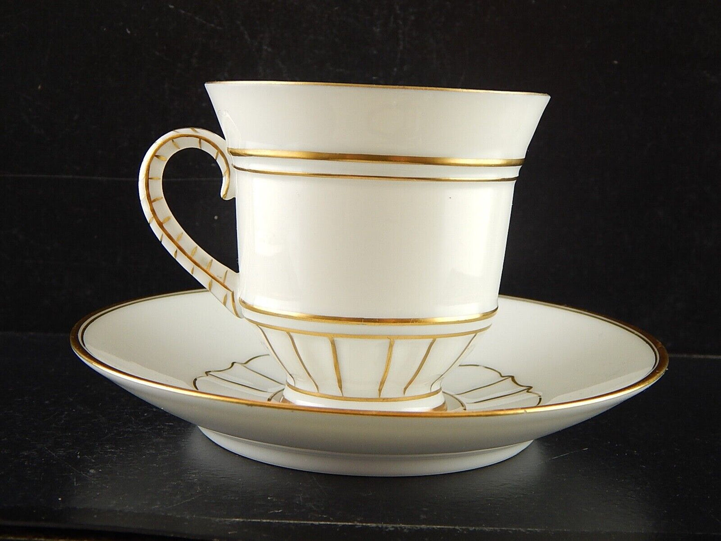 ANTICA ELEGANTE TAZZA IMPERO PORCELLANA BIANCA E ORO BING&GRONDAHL COPENHAGEN