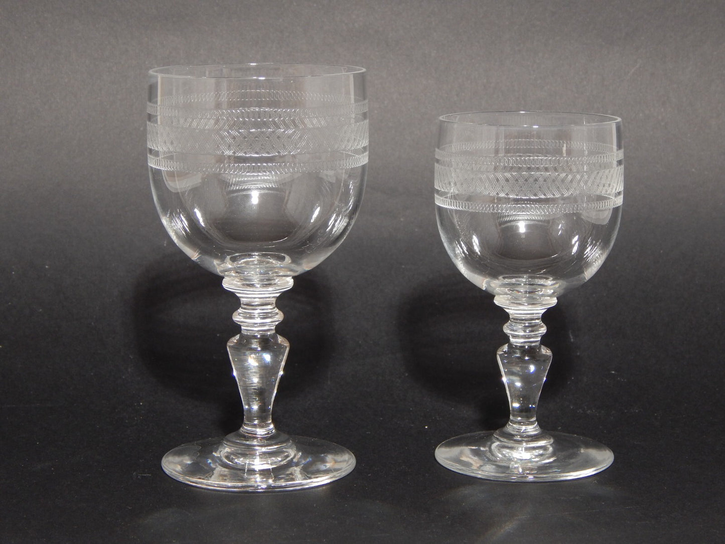 ANTICO ELEGANTE RARO ART DECO SERVIZIO 12 CALICI CRISTALLO MOLATO E INCISO