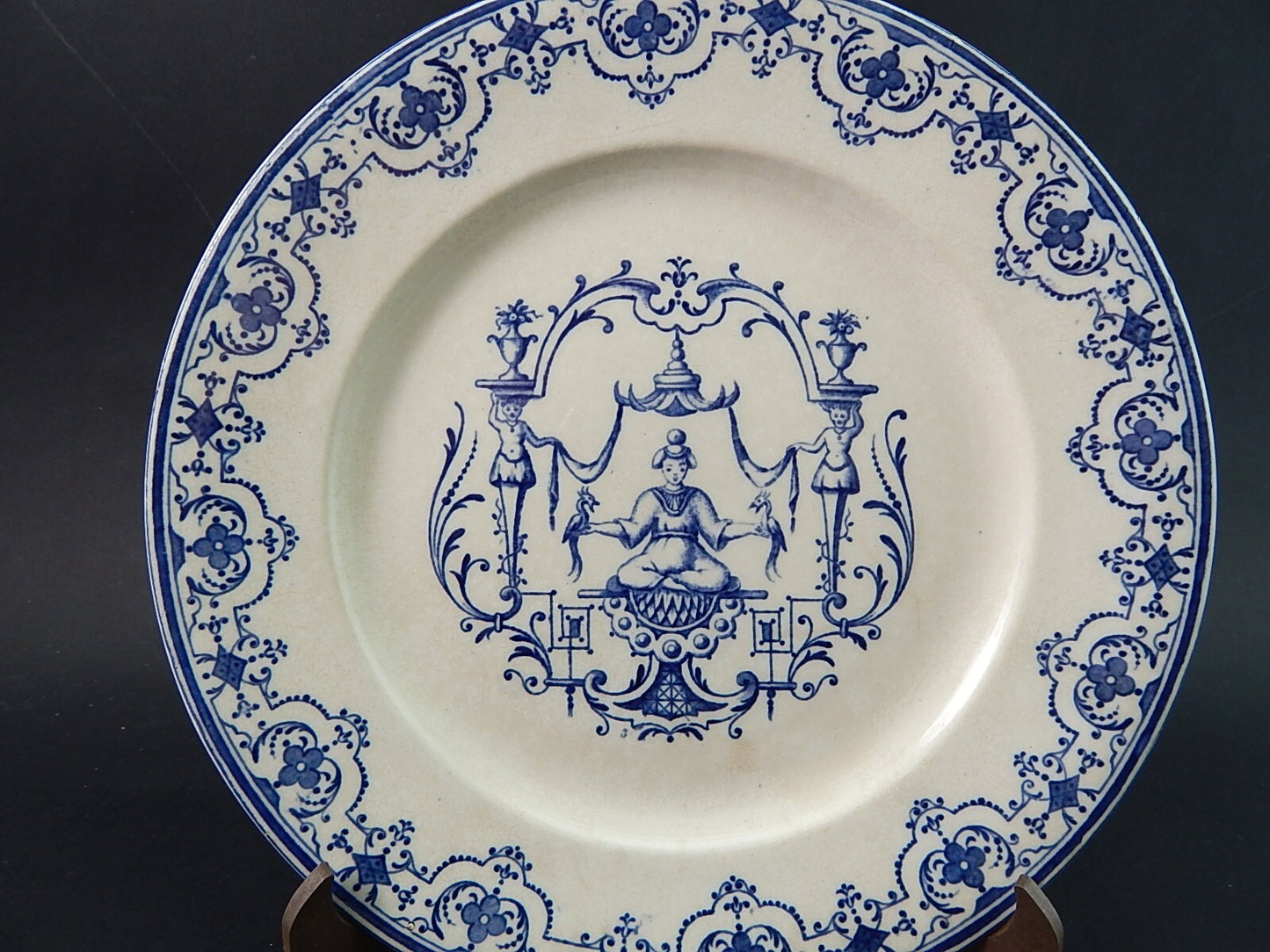 ANTICO PIATTO CERAMICA JULES VIEILLARD BORDEAUX MOUSTIERS DECORO MITOLOGICO 2087