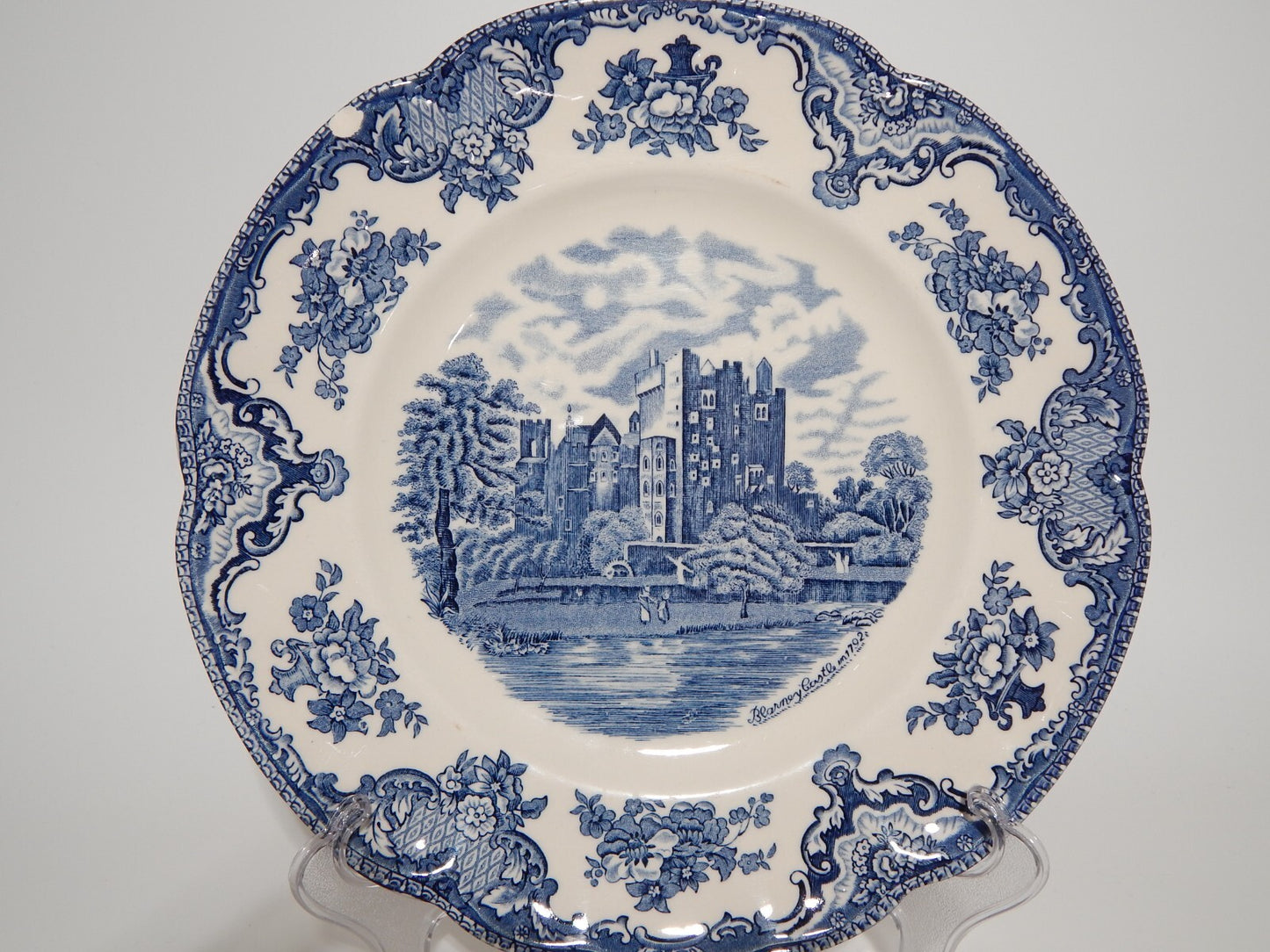 VINTAGE JOHNSON BROS OLD BRITAIN CASTLE BLU PIATTO PIANO PORCELLANA DIFETTO 1906