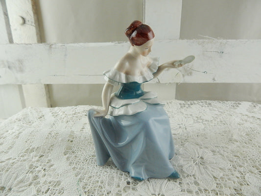 ANTICA RARA SCULTURA PORCELLANA ROYAL DUX BOHEMIA STATUINA SIGNORA CON SPECCHIO