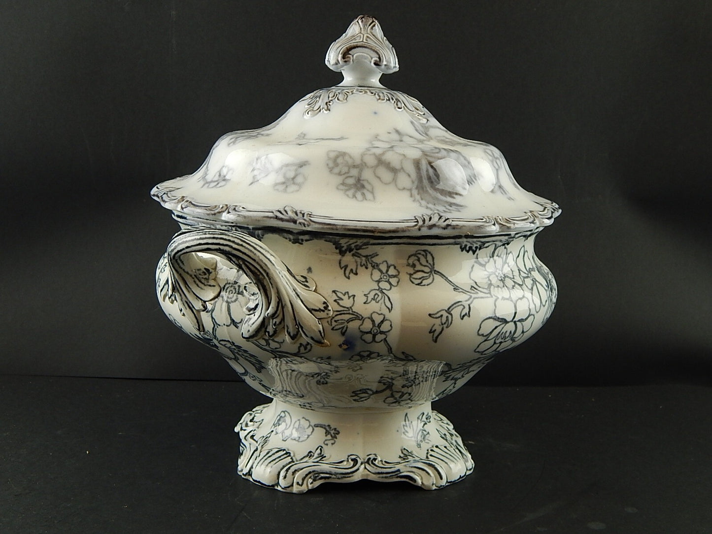 ANTICA RARA ZUPPIERA CENTROTAVOLA PORCELLANA VITTORIANA META' 800 DECORO A MANO