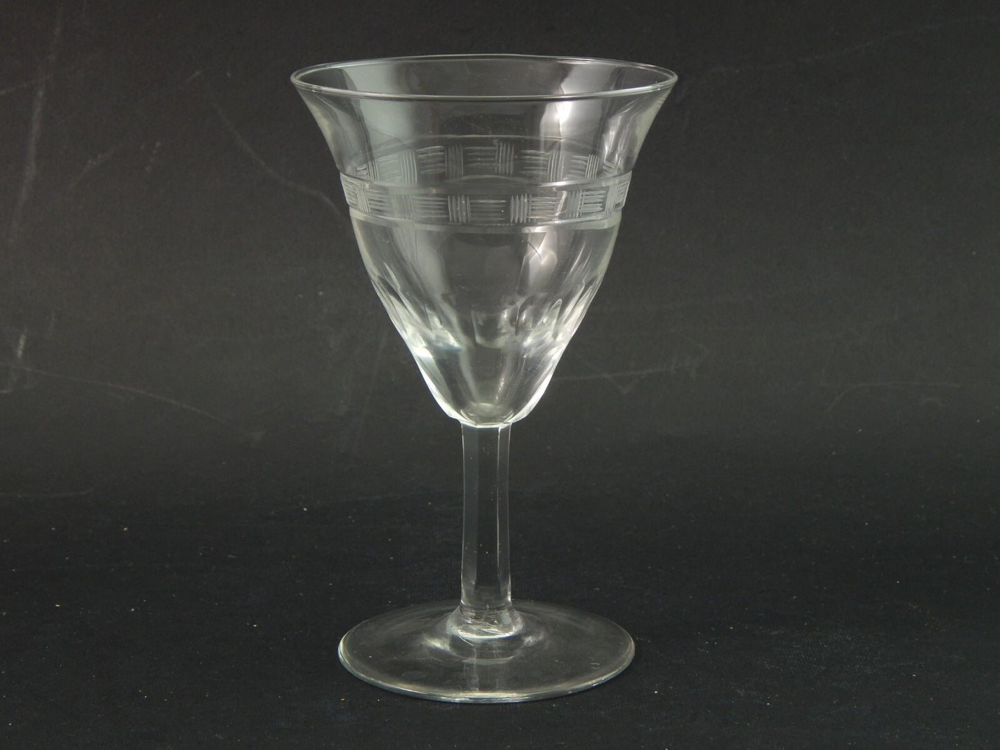 ANTICO ELEGANTE RARO ART DECO SERVIZIO 27 CALICI CRISTALLO INCISO