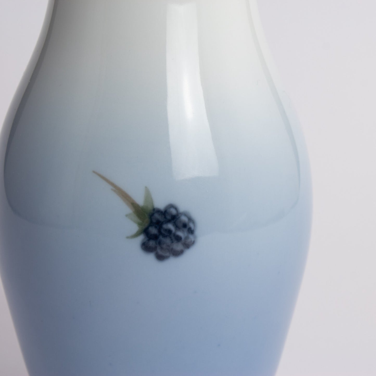 VASO PORCELLANA ROYAL COPENHAGEN "Le More" ORIGINALE HANDMADE 288-2289