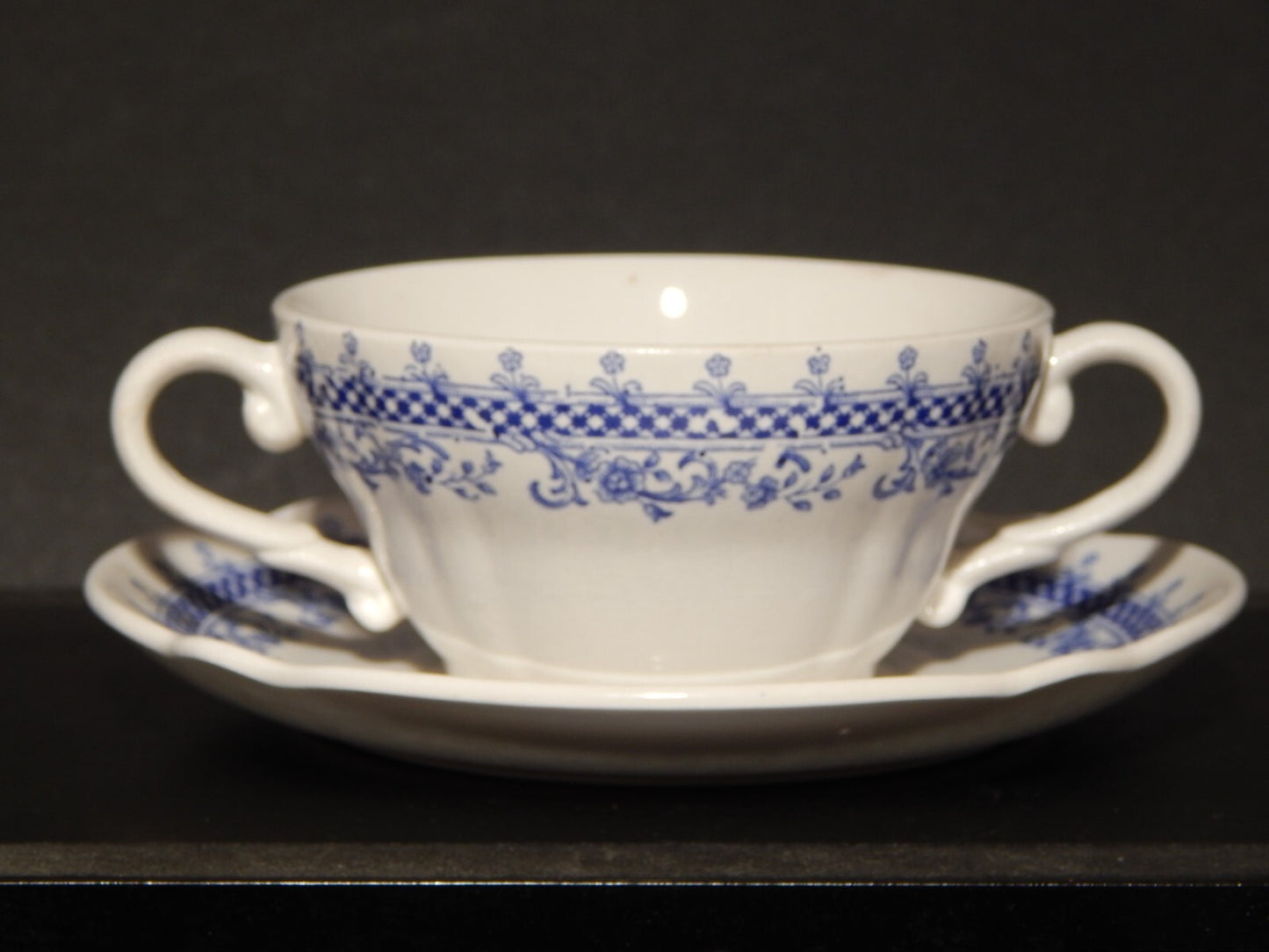VINTAGE TAZZA BRODO CONSOMME' CERAMICA S.C.I. LAVENO DIAMONDSTONE BIANCO BLU