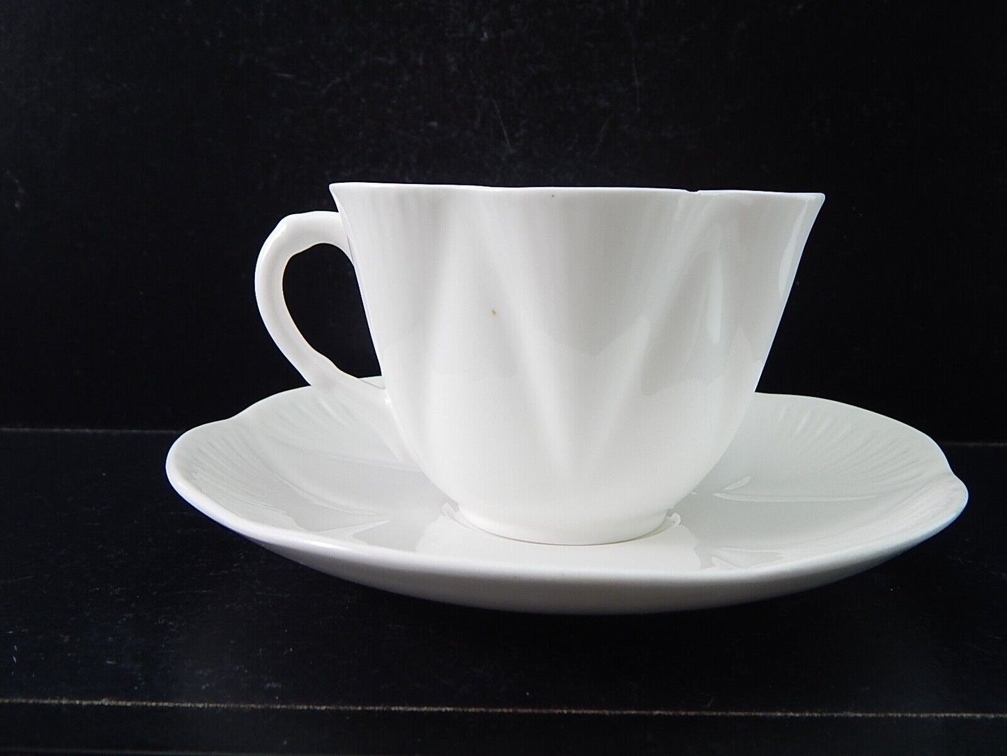ANTICA PORCELLANA BIANCA TAZZA TE' FINE BONE CHINA SHELLEY MADE IN ENGLAND #
