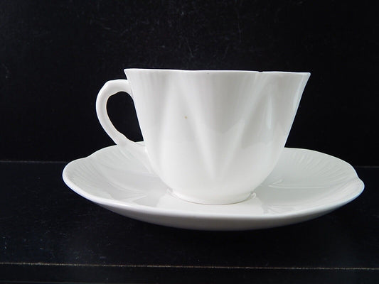 ANTICA PORCELLANA BIANCA TAZZA TE' FINE BONE CHINA SHELLEY MADE IN ENGLAND #