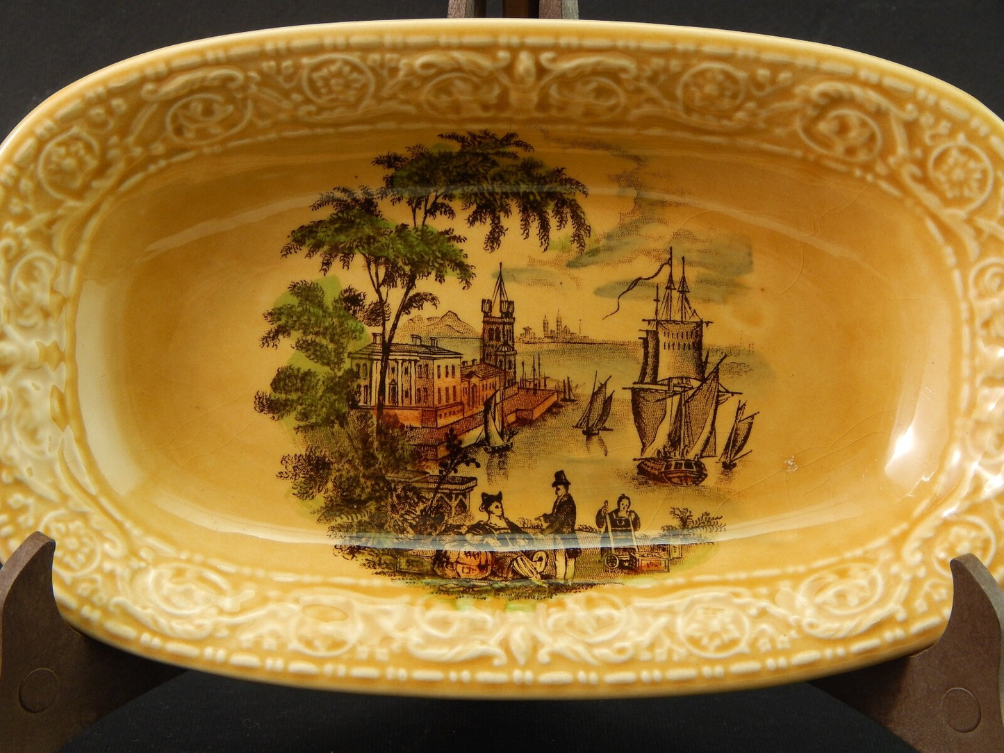 VINTAGE VASSOIO RAVIERA ROYAL STAFFORDSHIRE CERAMICS ENGLAND SAFE HARBOUR